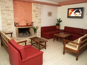 Lobby sitting area - Haris Apartments (Hersonissos)