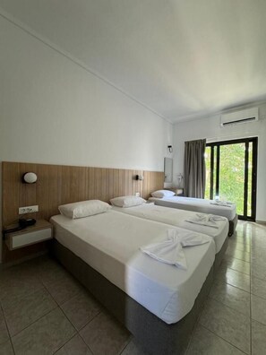 Double or Twin Room, Balcony | Minibar, desk, soundproofing, rollaway beds - Catherine Hotel (Kos)