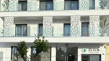 Mặt tiền nơi lưu trú