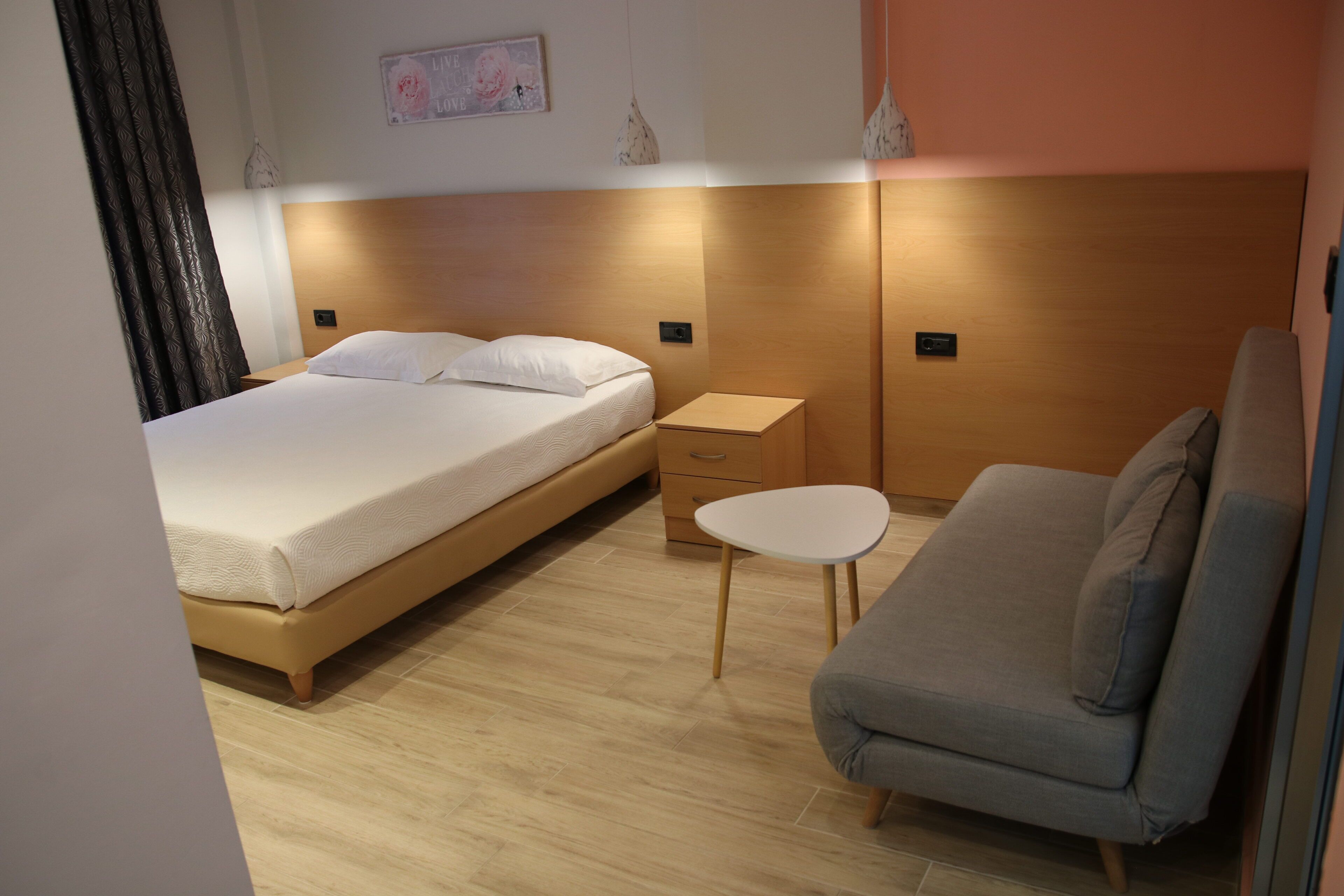 deluxe double or twin room | premium bedding, in-room safe, desk, laptop workspace