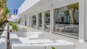 Sundeck