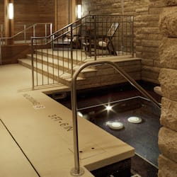 Indoor spabad