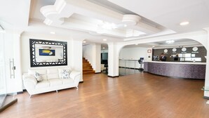 Unclassified image, 3 of 27, button - Top Deck Hotel (Pereira)