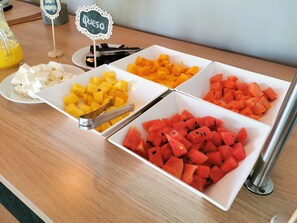 Breakfast buffet - Top Deck Hotel (Pereira)