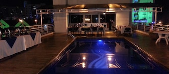 Top Deck Hotel