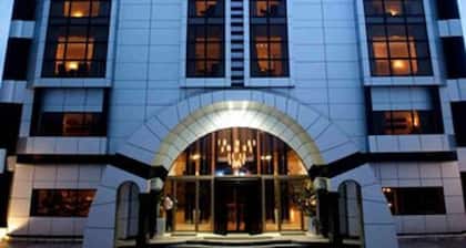 The Avenue Suites