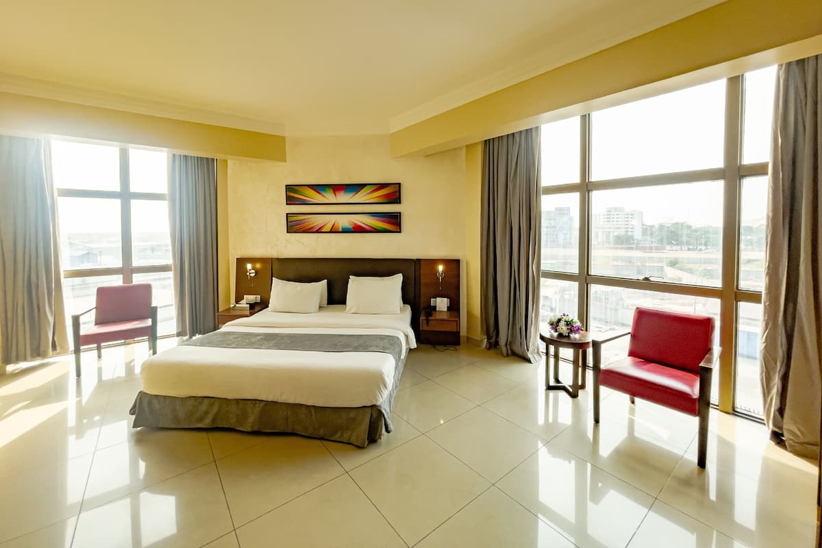 Minibar, in-room safe, desk, soundproofing