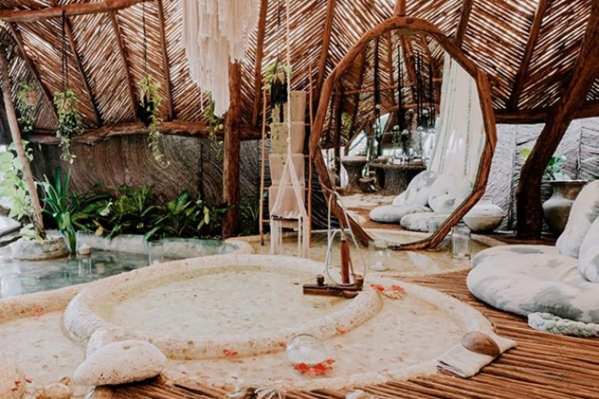 Spa | Couples treatment rooms, sauna, steam room, body treatments, mud baths