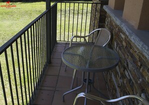 Suite | Desk, cribs/infant beds, rollaway beds, free WiFi - Hotel Ancares (Balboa)