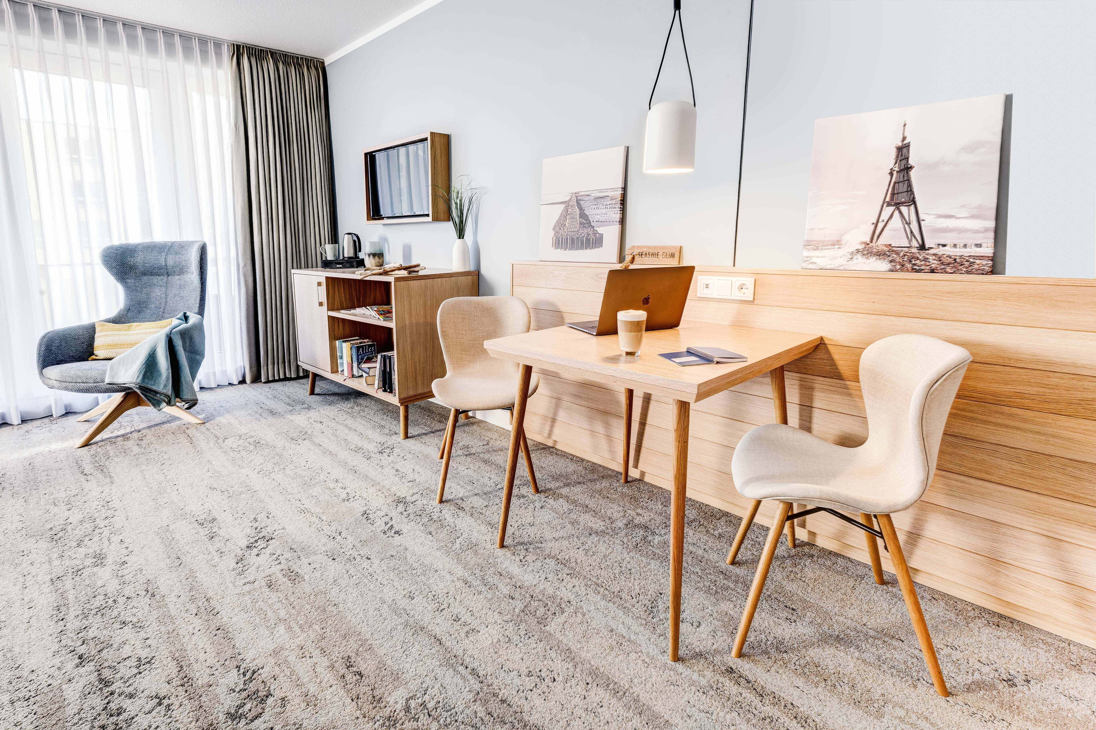 comfort double room, balcony | living area | 30-cm flat-screen tv with cable channels, tv, heated floors