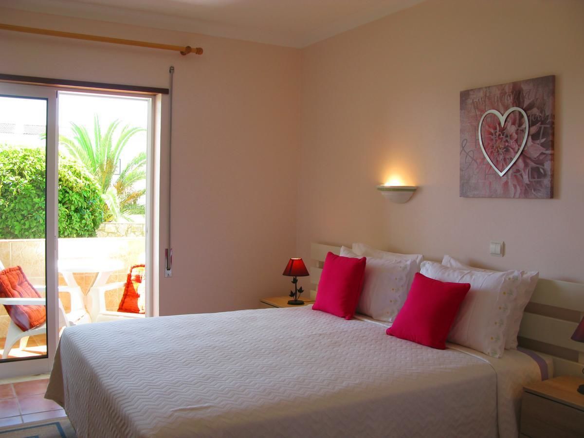 double room | in-room safe, individually decorated, individually furnished, desk