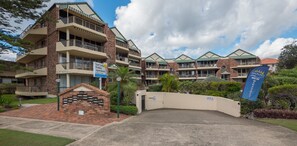 Property entrance - San Chelsea Beachside Apartments (Bilinga)