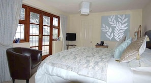1 bedroom, desk, free WiFi