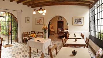 Desayuno buffet incluido todos los días