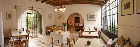 Desayuno buffet incluido todos los días