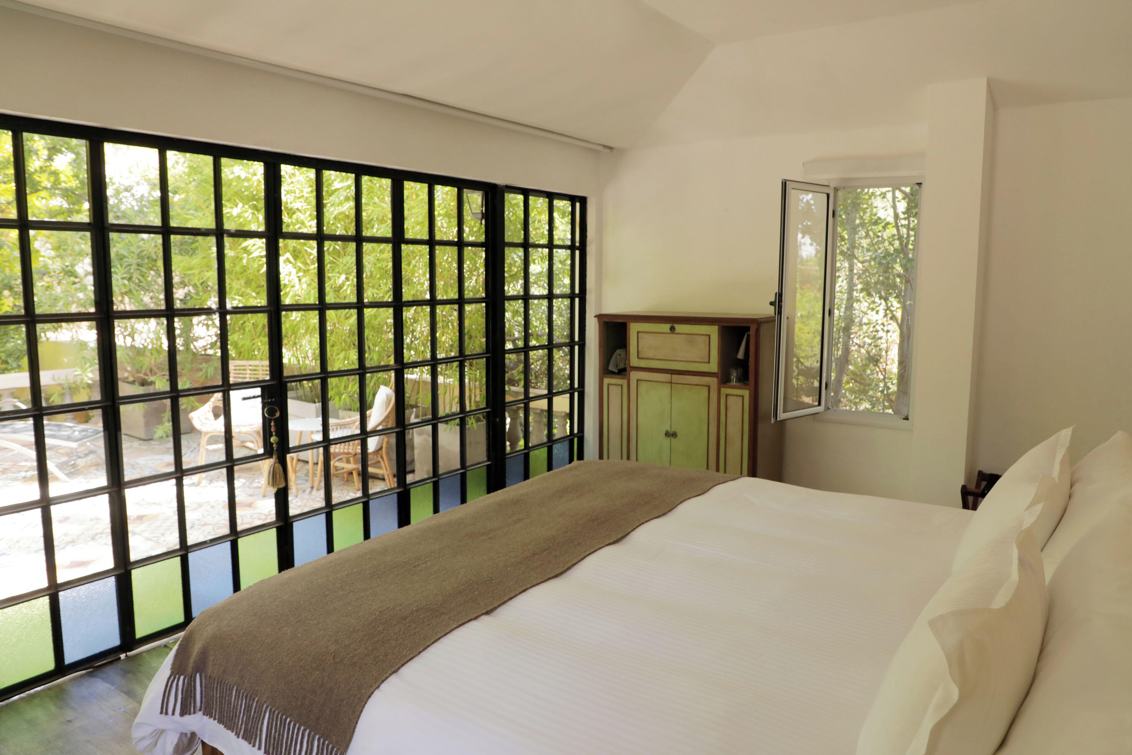 Dobbeltrom – superior | Sengetøy av topp kvalitet, dundyner, minibar og safe på rommet