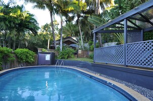 2 outdoor pools