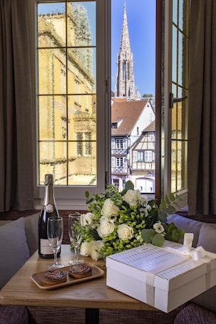 Champagne service