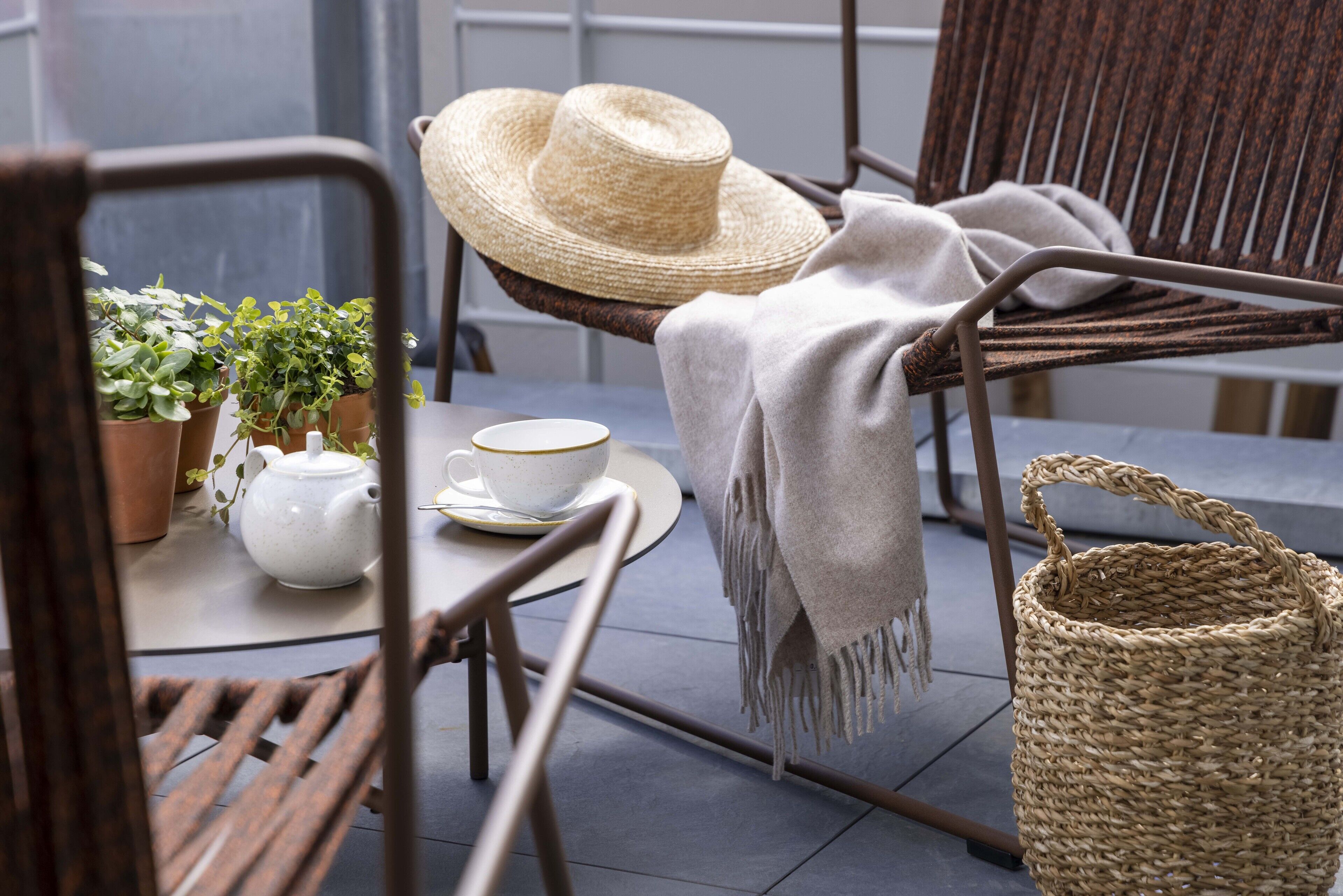 sky suite | premium bedding, minibar, in-room safe, desk