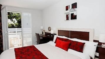 Triple Room, City View | Free cribs/infant beds, free WiFi