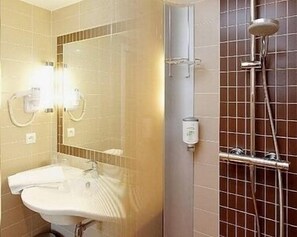 Double Room, Garden View | Bathroom