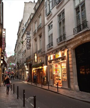 Front of property - Hotel Eugenie (Paris)