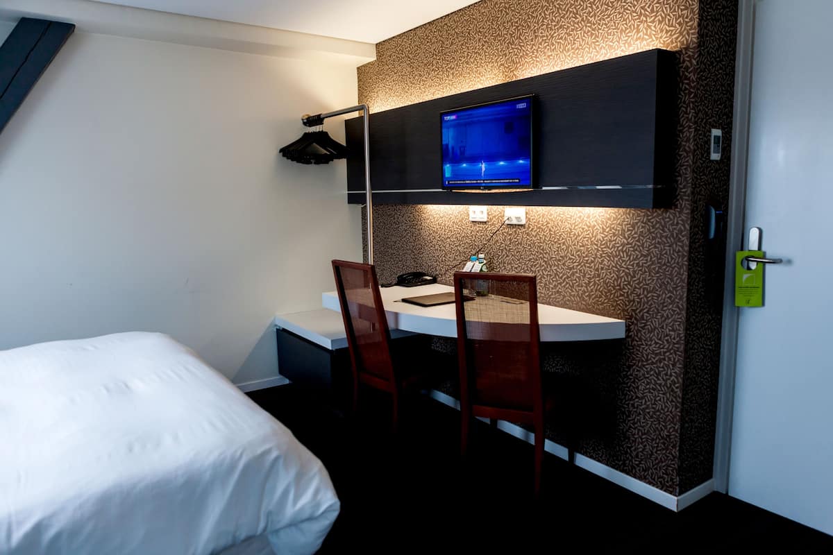 Iron/ironing board (on request), cribs (free), WiFi (free), bed sheets