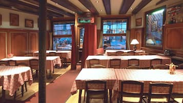 Breakfast, lunch, dinner served; French cuisine