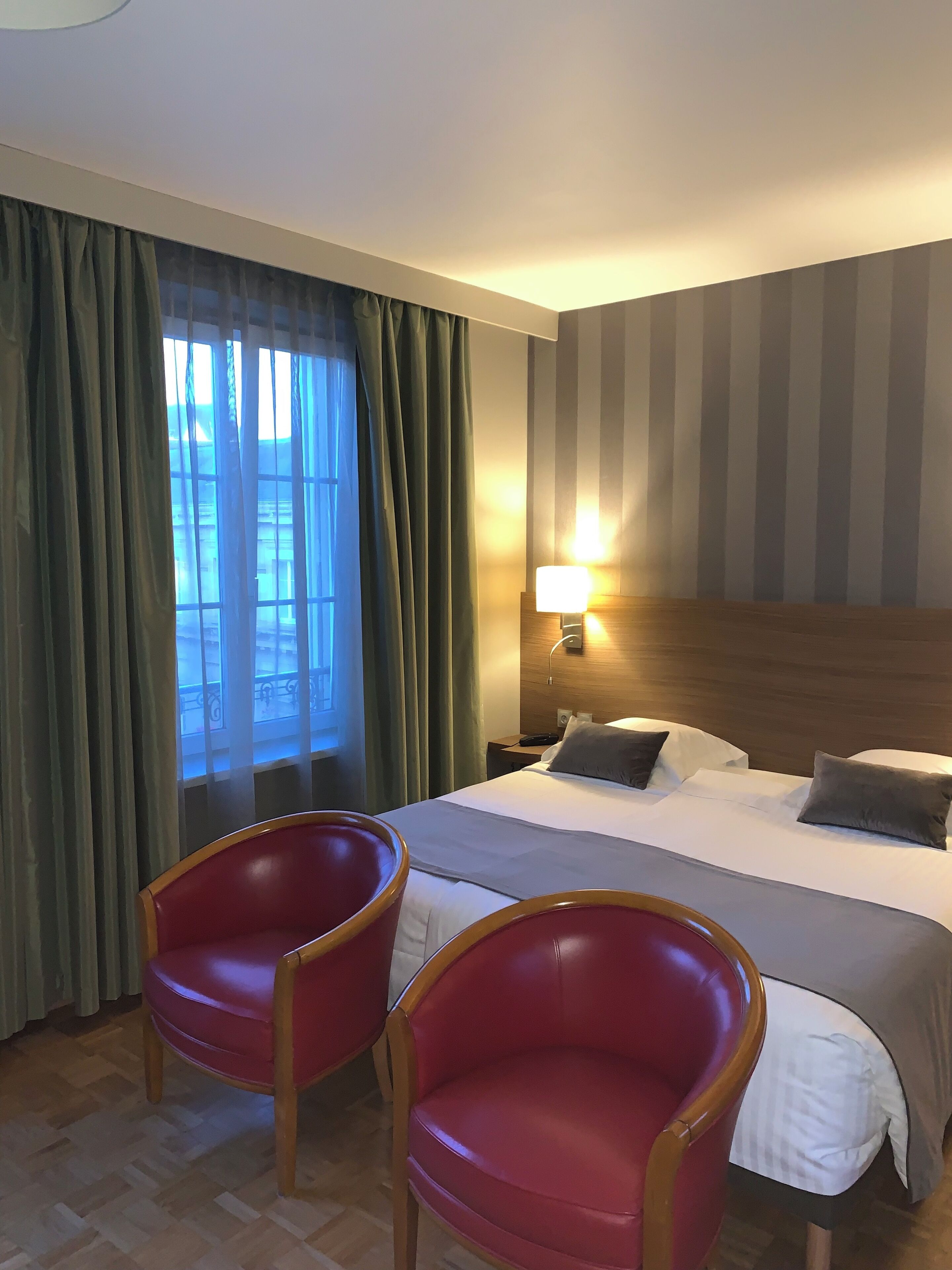 Foto - Logis Hôtel Restaurant Au Cerf d'Or