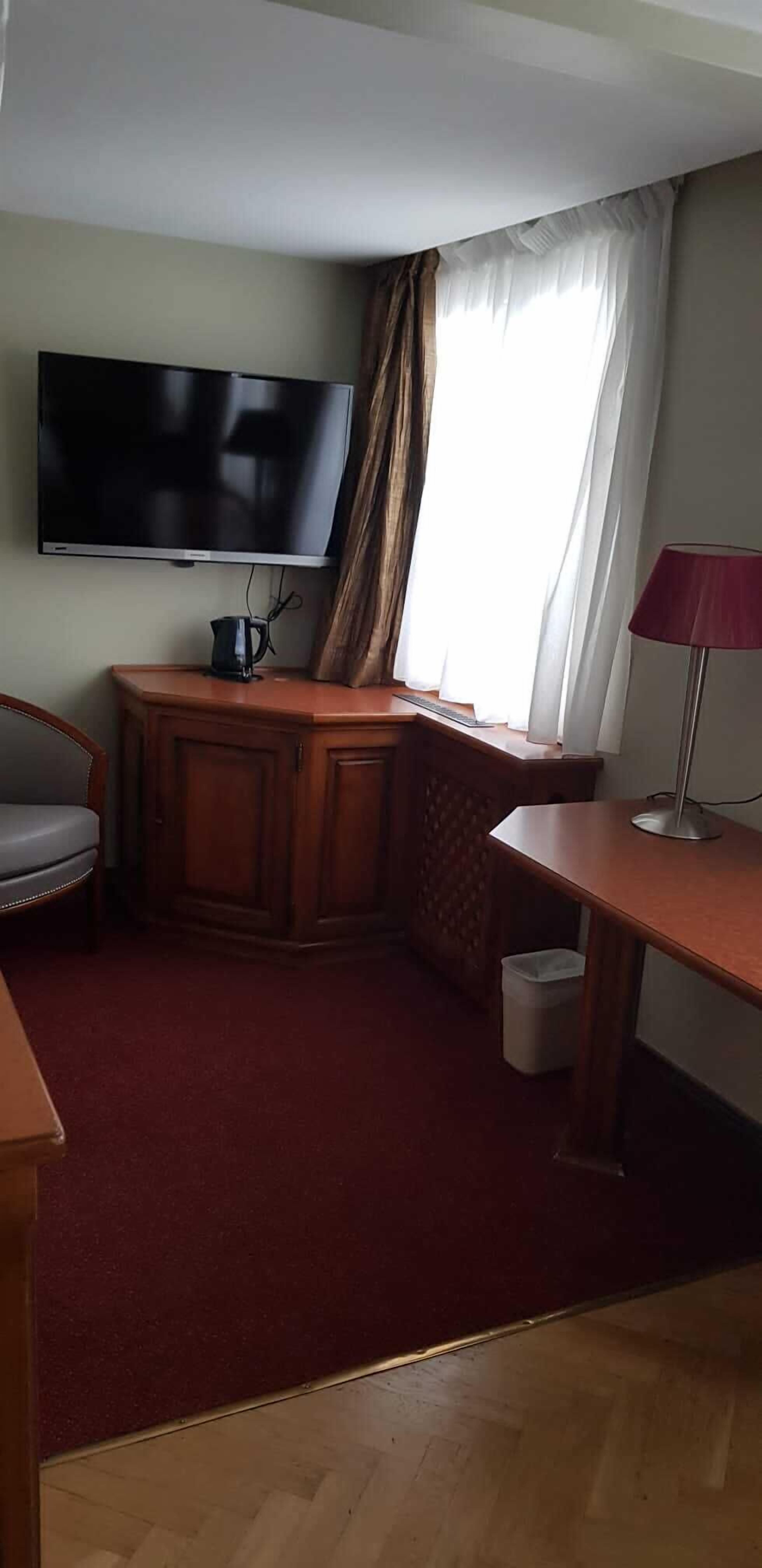 Foto - Logis Hôtel Restaurant Au Cerf d'Or