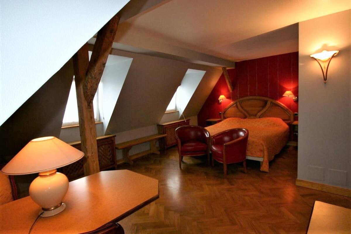 Caja de seguridad en la habitación y decoración personalizada