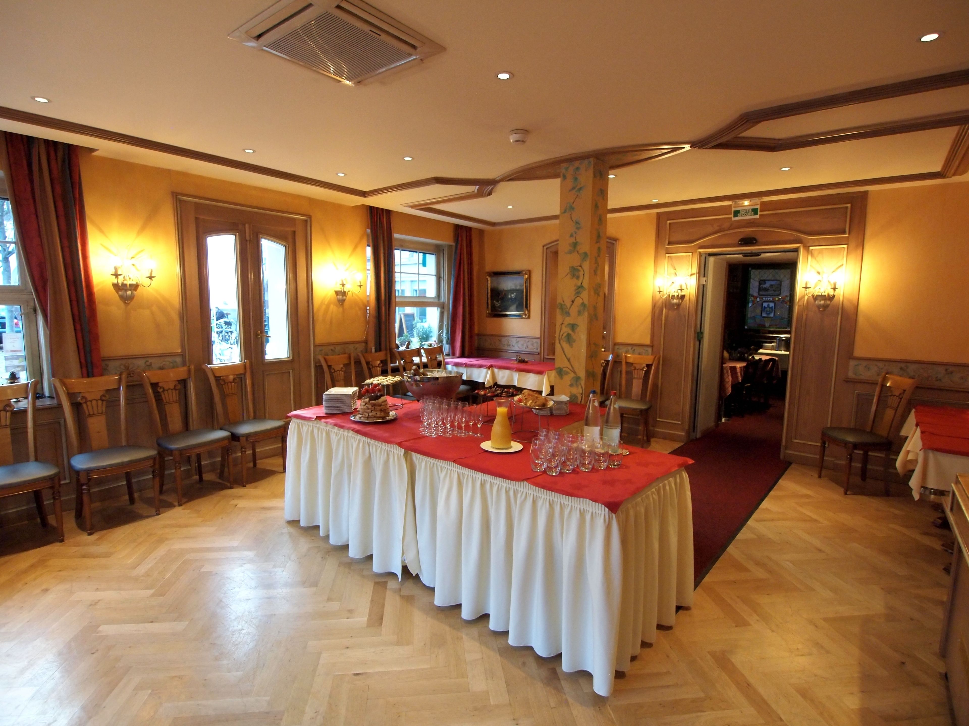 Foto - Logis Hôtel Restaurant Au Cerf d'Or