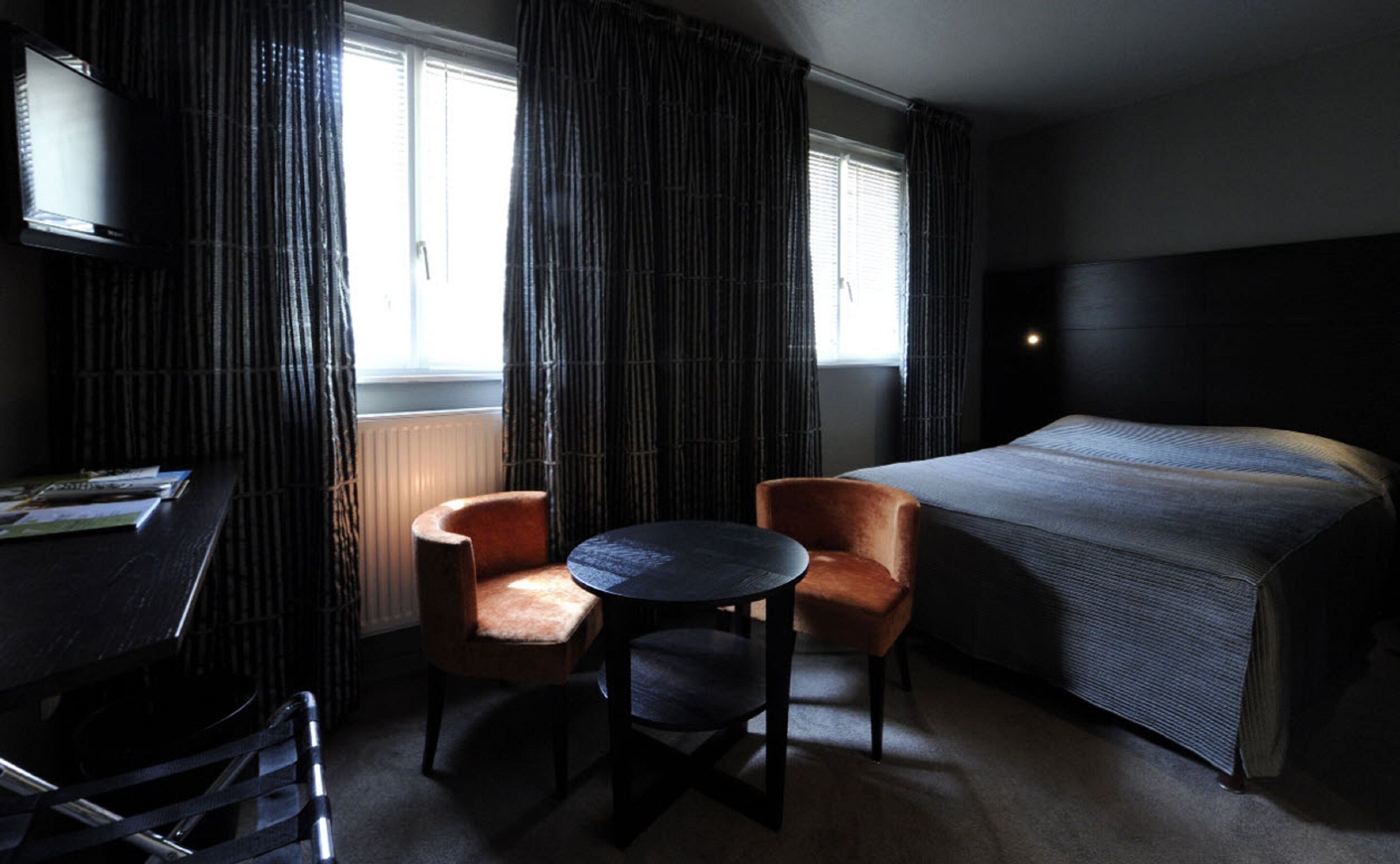 Caja de seguridad en la habitación y decoración personalizada 