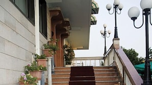 Unclassified image, 2 of 6, button - President Hotel (Reggio di Calabria)