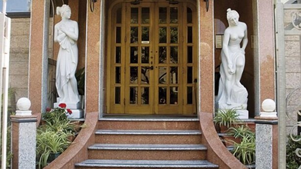 Unclassified image, 1 of 6, button - President Hotel (Reggio di Calabria)