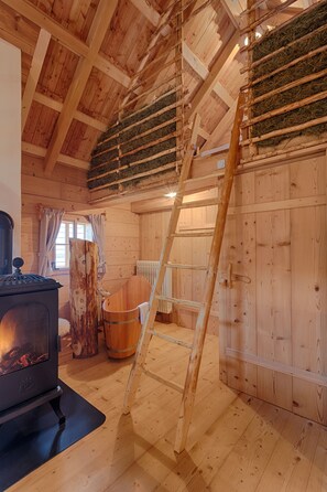 Premium Chalet, 1 King Bed, Sauna, Mountain View (Sennhütte) | Deep-soaking bathtub