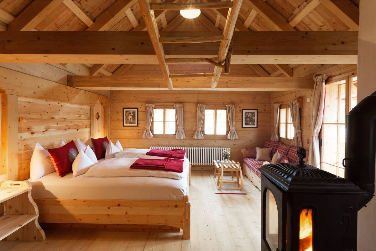 Chalet Premium, 1 cama King size, sauna, vista a la montaña (Sennhütte) | Ropa de cama hipoalergénica, edredón y minibar 