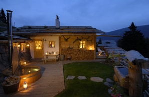 Panoramic Chalet, 2 Bedrooms, Sauna, Mountain View