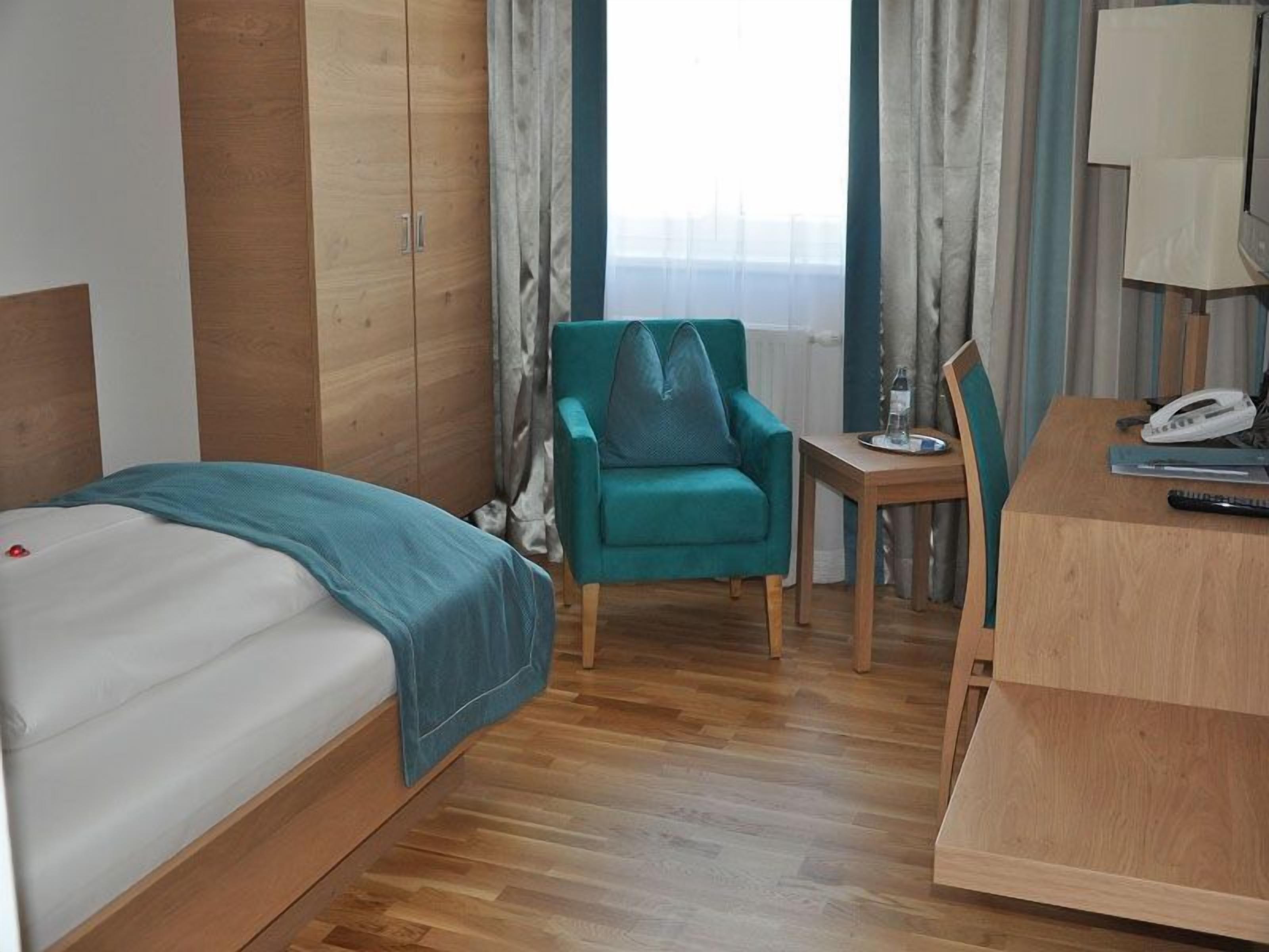 basic double room single use | in-room safe, desk, soundproofing, iron/ironing board