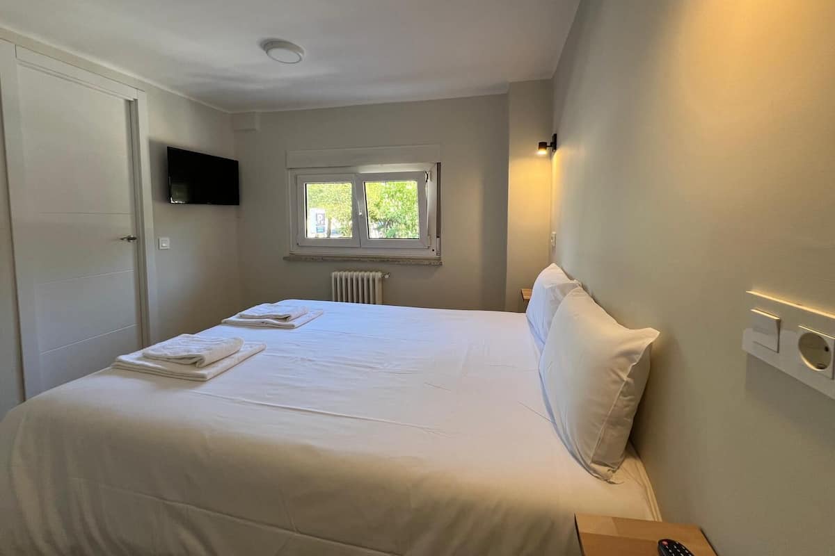 Chambre Double | Literie de qualité supérieure, couette en duvet d'oie