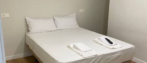 Habitación doble | Ropa de cama de alta calidad, edredón y camas con efecto memoria