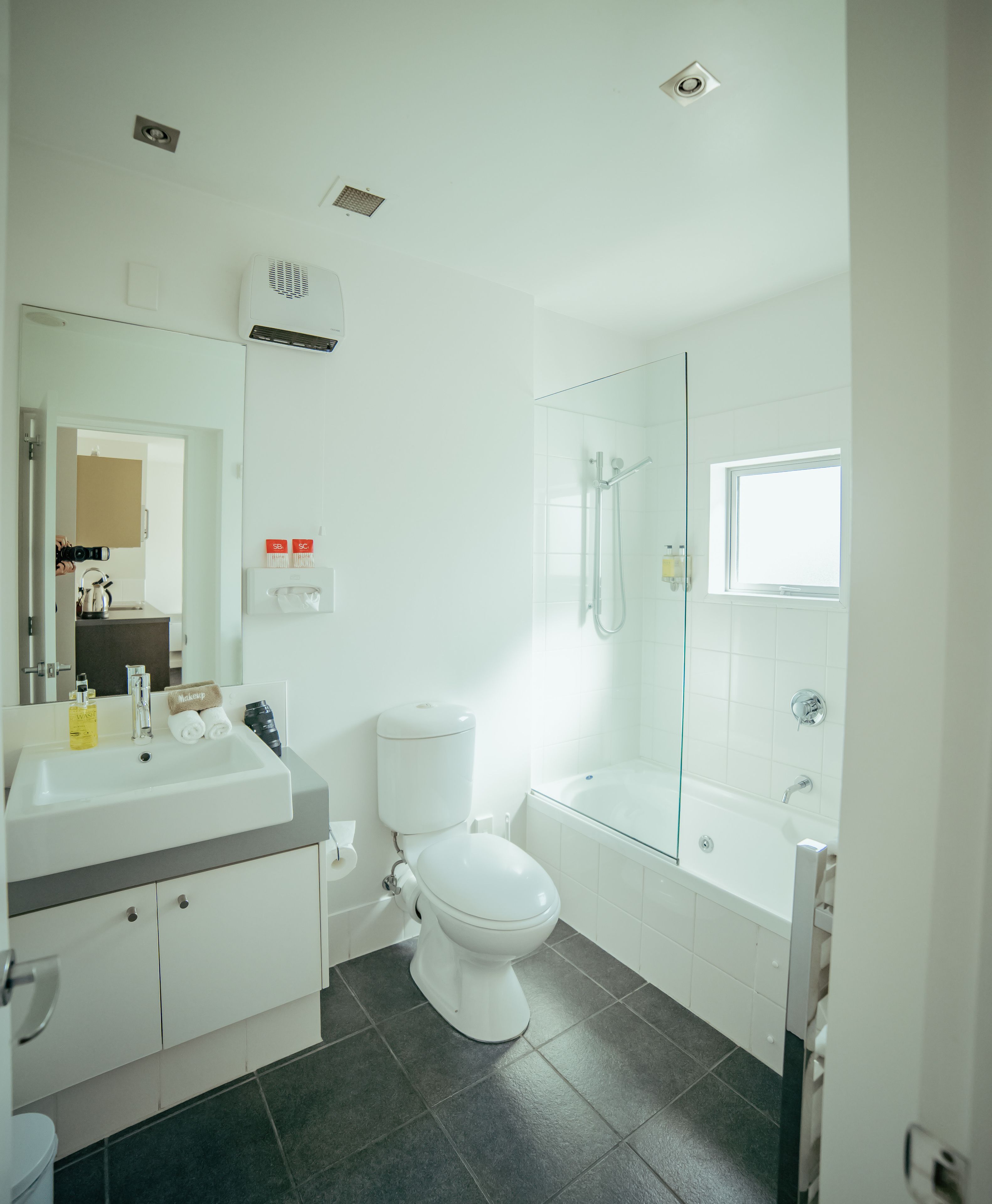 Photo - Airport Delta Motel