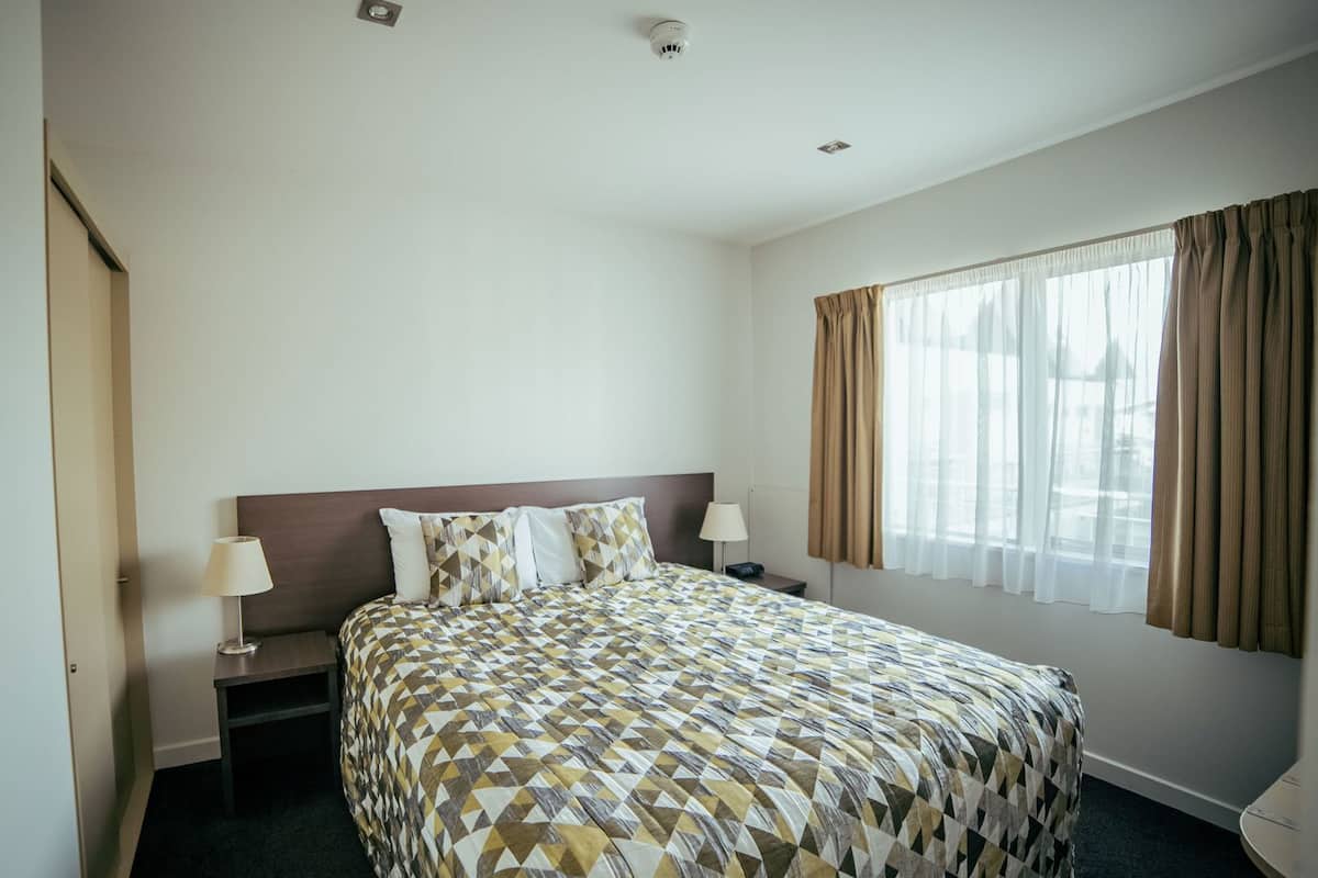 고급 침구, 객실 내 금고, 책상, 방음 설비