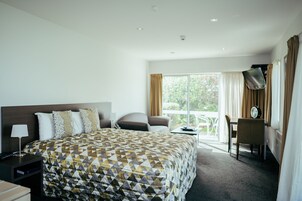 Premium bedding, in-room safe, desk, soundproofing