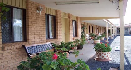 Three Ways Motel