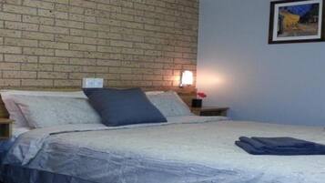Deluxe Twin Room, Non Smoking, Kitchenette | Desk, blackout drapes, soundproofing, free WiFi