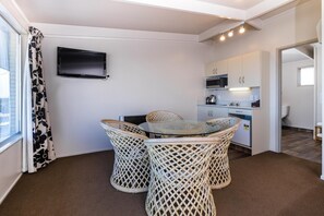 Private kitchen - Twin Peaks Lakeside Inn (Taupo)