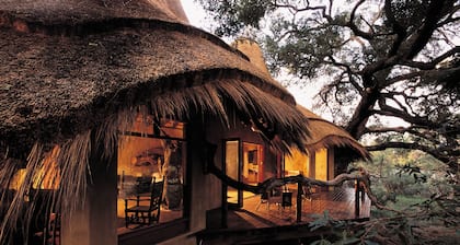 Pondoro Game Lodge - Open to Kruger Park
