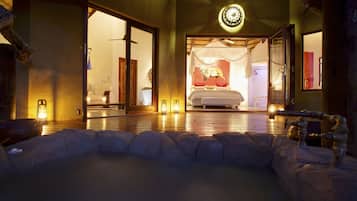 Private spa tub