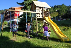 Children’s play area – outdoor
